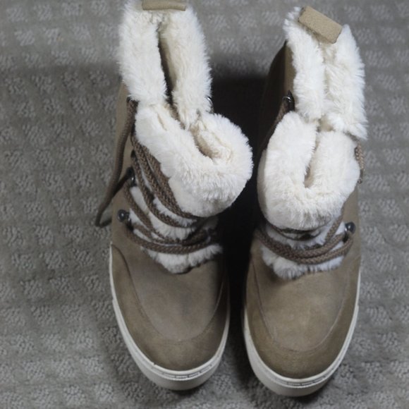 STEVE MADDEN LIFT Size 10B SUEDE WEDGE FAUX FUR ANKLE BOOT - Picture 2 of 6